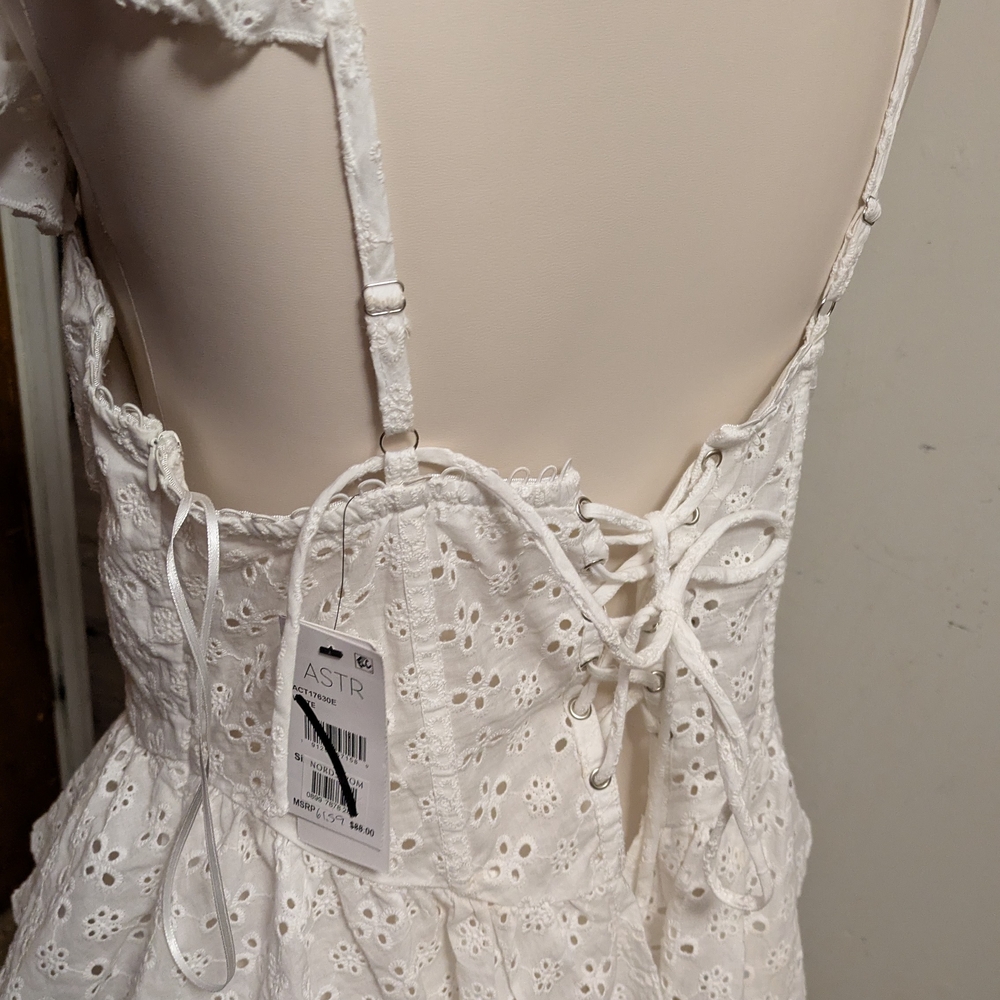 ❤️❤️❤️Astr White Eyelet Ruffle Blouse - Picture 5 of 8